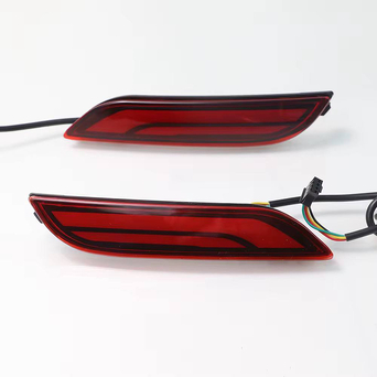 Arxa bamper reflektoru  Toyota Camry 2018-2020 avtomobili üçün